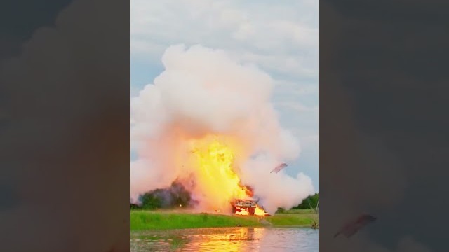 Si's FIREY Truck Explosion | Duck Dynasty | #Shorts