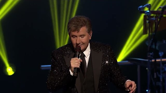 Daniel O'Donnell - Knock Three Times / Beautiful Sunday [Live at Millennium Forum, Derry, 2022]