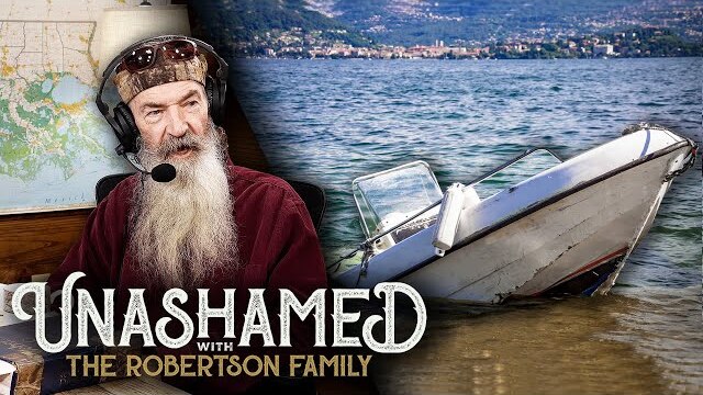 Phil’s Chubby Hunting Buddies Sink His Boat & Jase Gets Injured Herding Goats | Ep 878