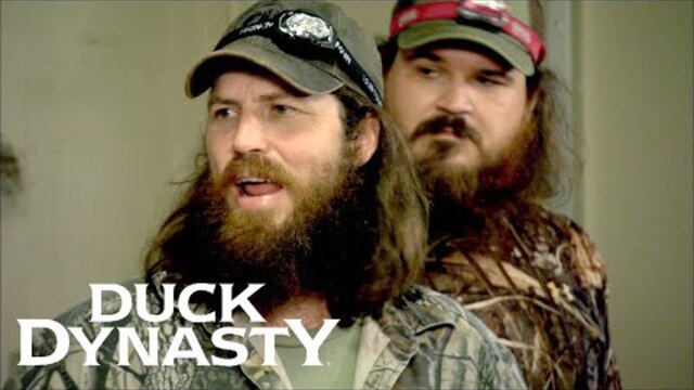 Duck Dynasty: Jase BREAKS IN to the Warehouse