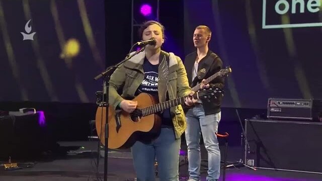 Juliana Thompson // Only One Way // Onething 2016, Session 9 Special Song