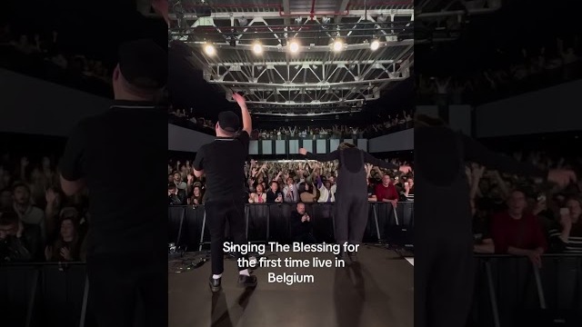 Singing The Blessing live in Belgium for the very first time! 🤯🙌🏼