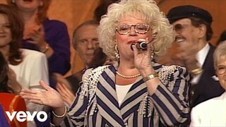 Bill & Gloria Gaither - The Blood Bought Church [Live]
