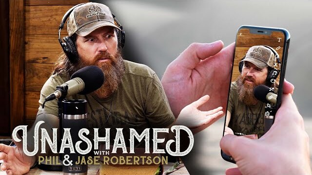 Jase Survived Snapchat as a Teen Girl & Willie Calls Out His Mother-In-Law Over Her Cooking | Ep 693