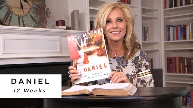 Beth Moore Bible Studies: Daniel