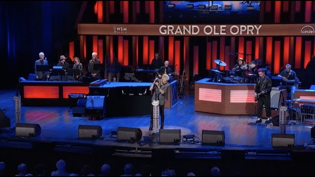 Colton Dixon - Build A Boat (Live At The Opry)