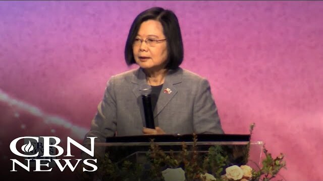 Taiwan's President Transits US in Unofficial Visit, Angering China