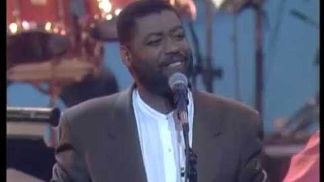 Ron Kenoly - Put Your Hands Together (Official Live Video)